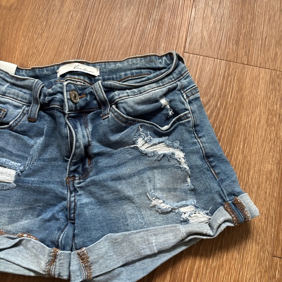 KanCan Denim Distressed Cuffed Women's Micro Shorts W26 - Picture 3 of 7